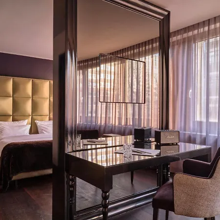 Roomers Frankfurt, Autograph Collection 5*