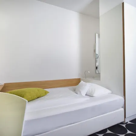Otel Tryp By Wyndham Frankfurt 3*