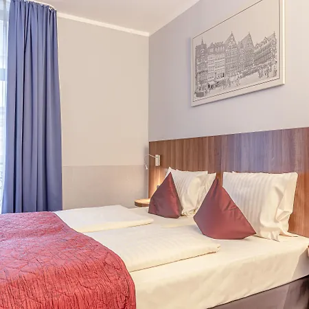 מלון Ramada By Wyndham Frankfurt Centre 4*