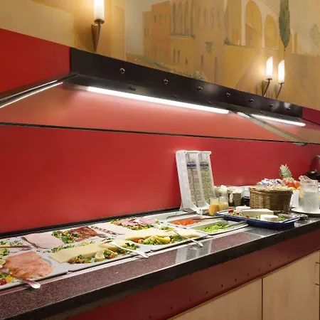 Ramada By Wyndham Frankfurt Centre מלון 4*