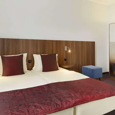 מלון Ramada By Wyndham Frankfurt Centre
