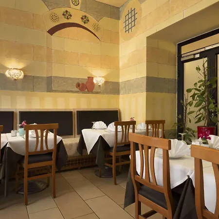Ramada By Wyndham Frankfurt Centre 4* פרנקפורט