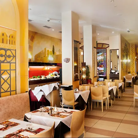 Ramada By Wyndham Frankfurt Centre מלון פרנקפורט