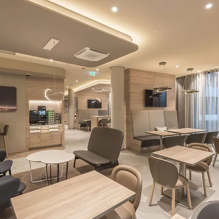 法兰克福机场希尔顿欢朋酒店