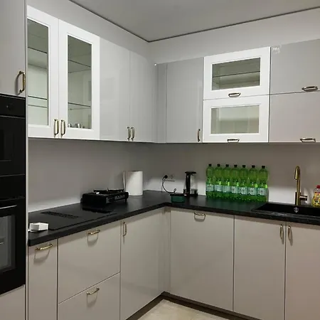 아파트 Three Bedroom In Centre With A Grand Garden 프랑크푸르트