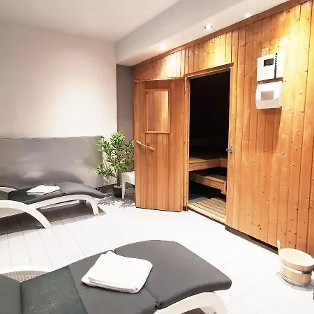 Plaza & Living Frankfurt Hotel 3*