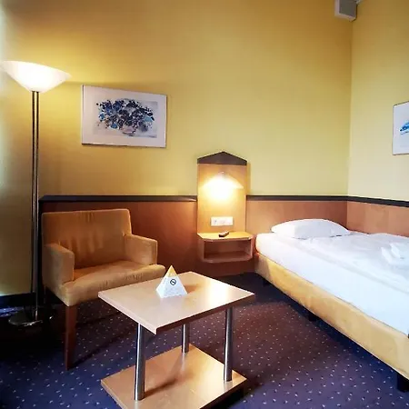 Plaza Hotel&living Frankfurt Hotel 3*