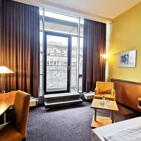 Plaza Hotel&living Frankfurt Francoforte sul Meno
