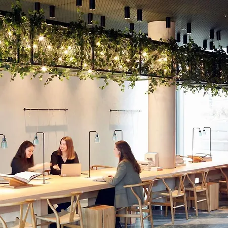 Ξενοδοχείο Scandic Frankfurt Hafenpark 4*
