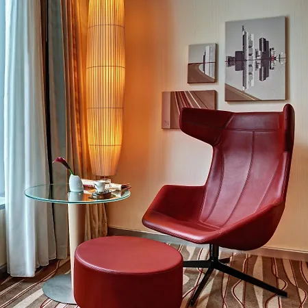 מלון Hilton Frankfurt Airport 4*