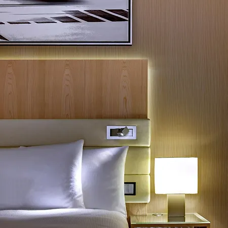 מלון Hilton Frankfurt Airport פרנקפורט
