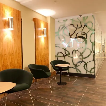 Hilton Frankfurt Airport מלון