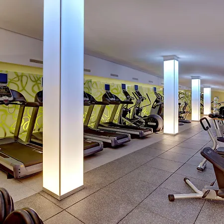 Hilton Frankfurt Airport מלון