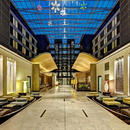 מלון Hilton Frankfurt Airport פרנקפורט
