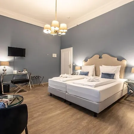 Otel Monopol - Station 4*