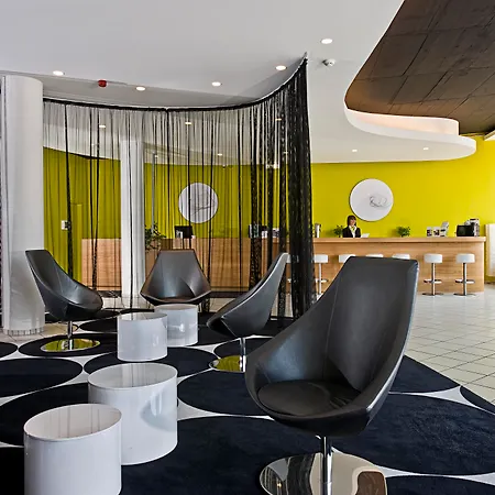 Otel Tryp By Wyndham Frankfurt 3*