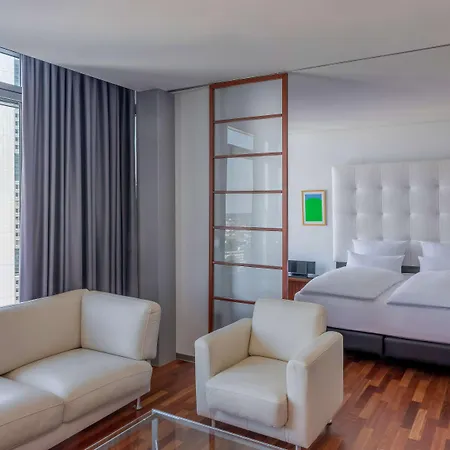 Отель Innside By Melia Frankfurt Eurotheum 4*