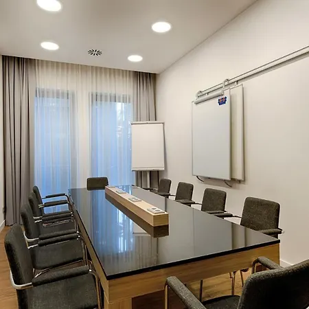 Premier Frankfurt Westend Отель
