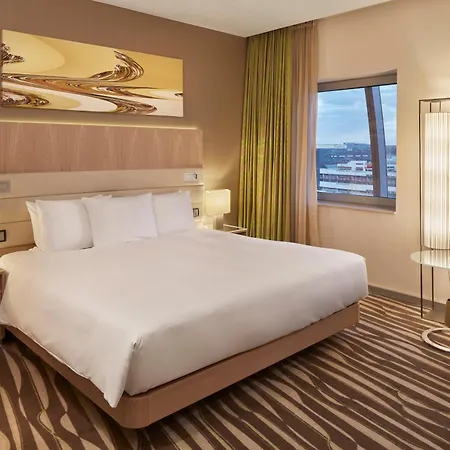 מלון Hilton Frankfurt Airport 4*