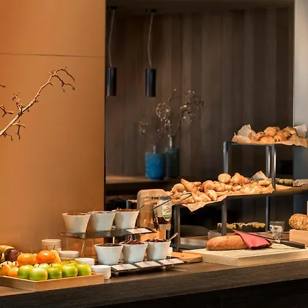 Hotel Adina Frankfurt Westend
