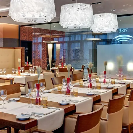 Hilton Frankfurt Airport 4* פרנקפורט