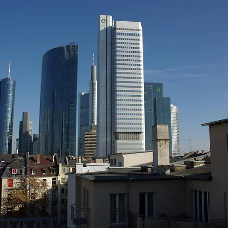 Хостел Five Elements And Capsules Frankfurt Франкфурт-на-Майне