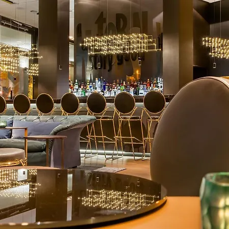 One Frankfurt-roemer 3* Φραγκφούρτη