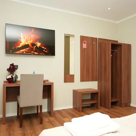 Attache An Der Messe Hotell Frankfurt am Main