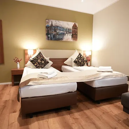 Hotell Attache An Der Messe 3*