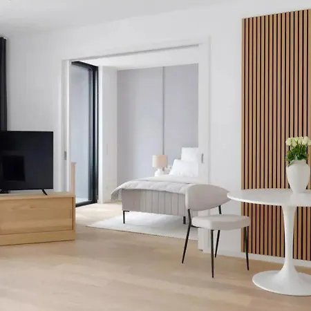 Lägenhet Ein-zimmer-wohnung Zur Miete In Frankfurt *