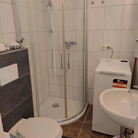 아파트 Kleines In Frankfurt Mit Eigenem Stellplatz In Messenaehe 프랑크푸르트