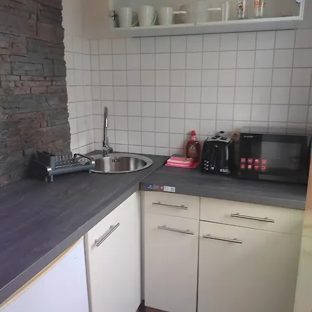 아파트 Kleines In Frankfurt Mit Eigenem Stellplatz In Messenaehe *