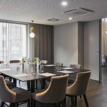 By Marriott Frankfurt Center מלון 4*