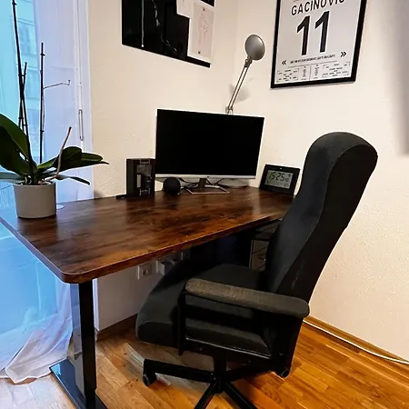 Central Two-room Apartment *