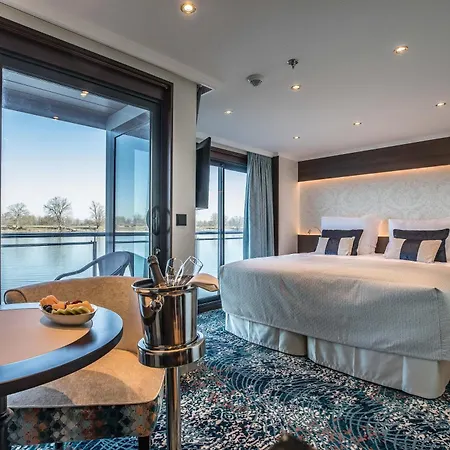 Viva Riverside Frankfurt Hotel na wodzie *