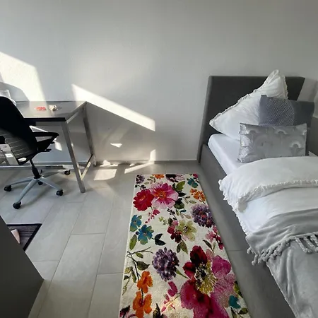 Living & Апартаменты *