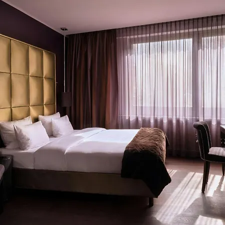 Hotel Roomers Frankfurt, Autograph Collection