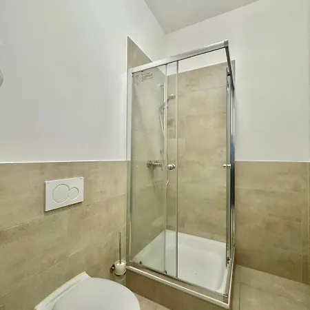 Ar Living Frankfurt Koenigsteinerstr Daire