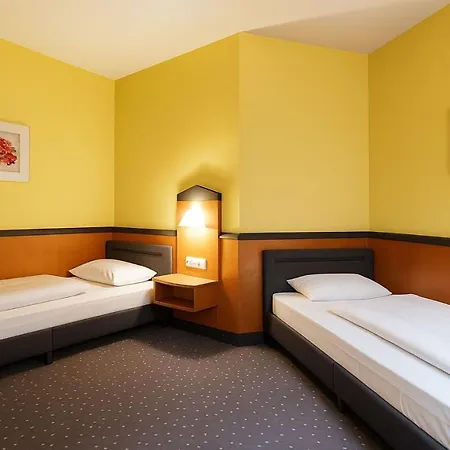 Ξενοδοχείο Plaza & Living Frankfurt 3*