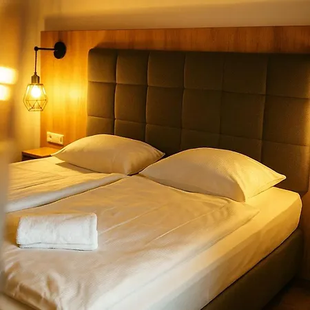 Plaza & Living Frankfurt 3* Φραγκφούρτη