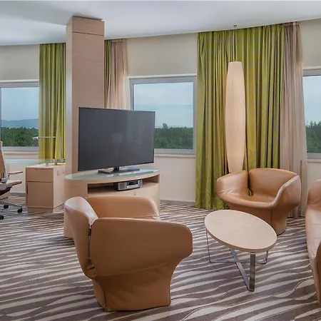 Hilton Frankfurt Airport 4*