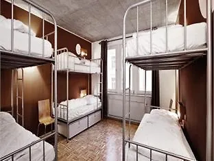 Хостел Five Elements And Capsules Frankfurt