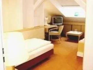 Adler Frankfurt Hotel 3*