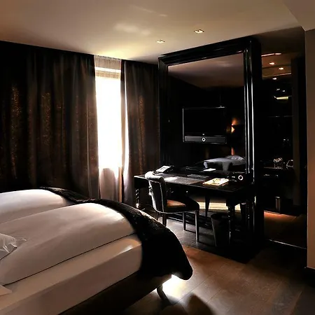 Roomers Frankfurt Central, Autograph Collection Otel 5*