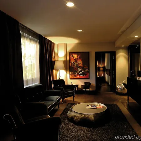 Roomers Frankfurt Central, Autograph Collection Otel 5*