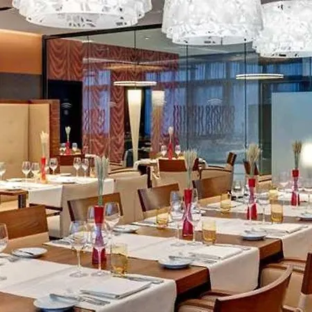 מלון Hilton Frankfurt Airport פרנקפורט