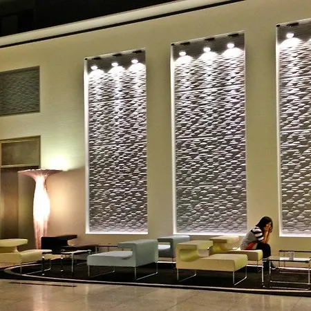 Hilton Frankfurt Airport מלון 4*