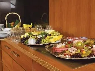 Hotel Senator 3*