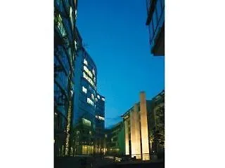 法兰克福多曼维尔公寓 4*