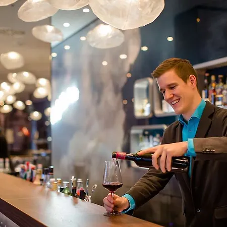 One Frankfurt Airport Szálloda 3*